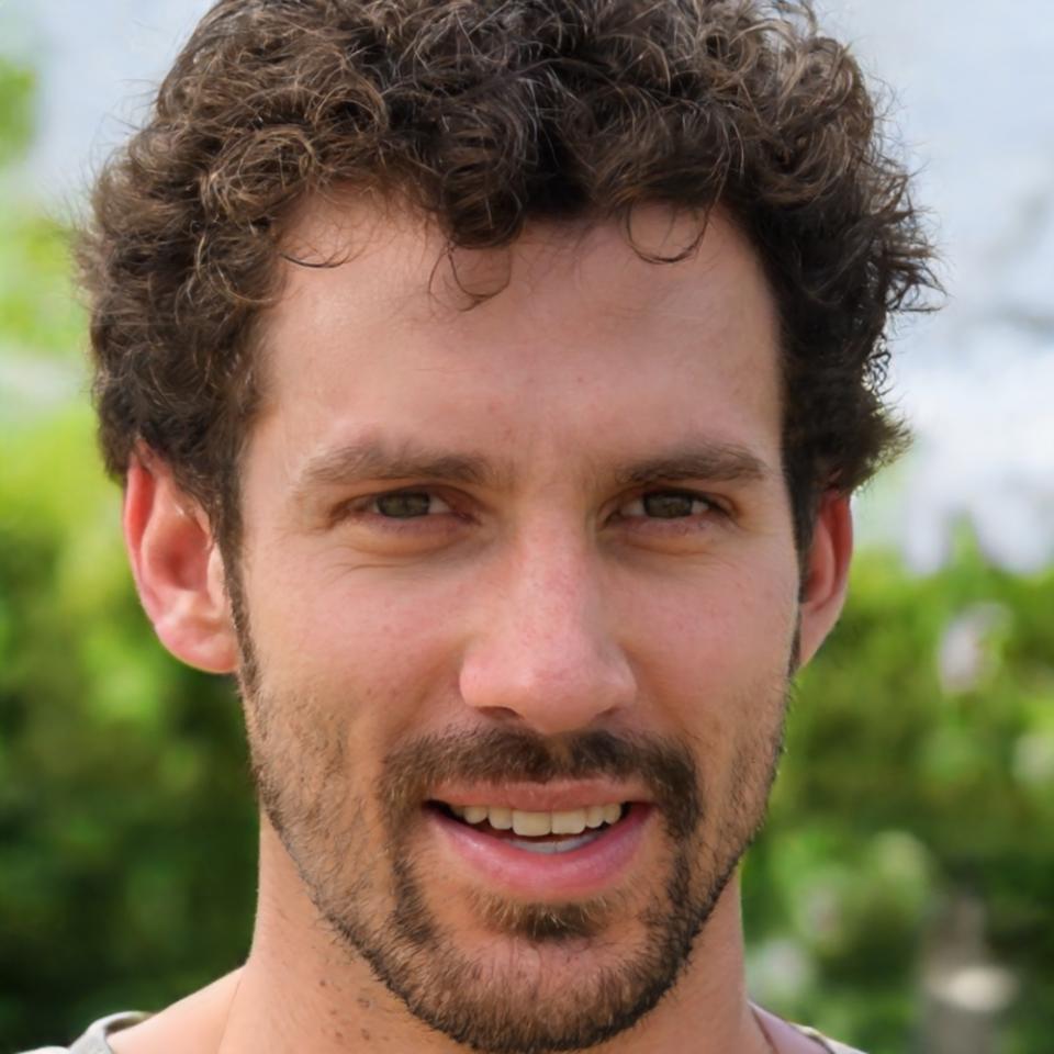 Portrait de Thibault Morvannou